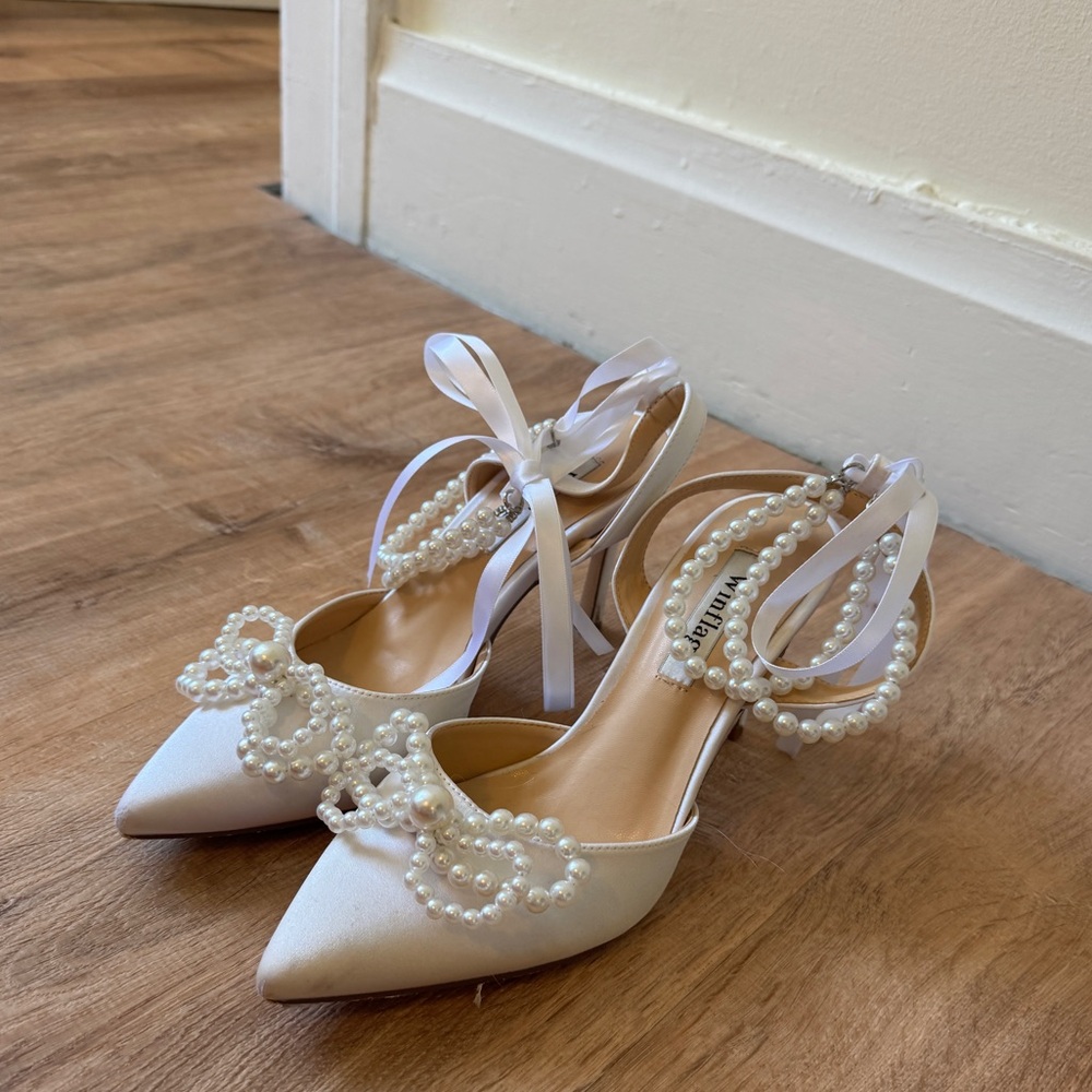 Pointy White Pearl Bridal Heels - Picture 5 of 10